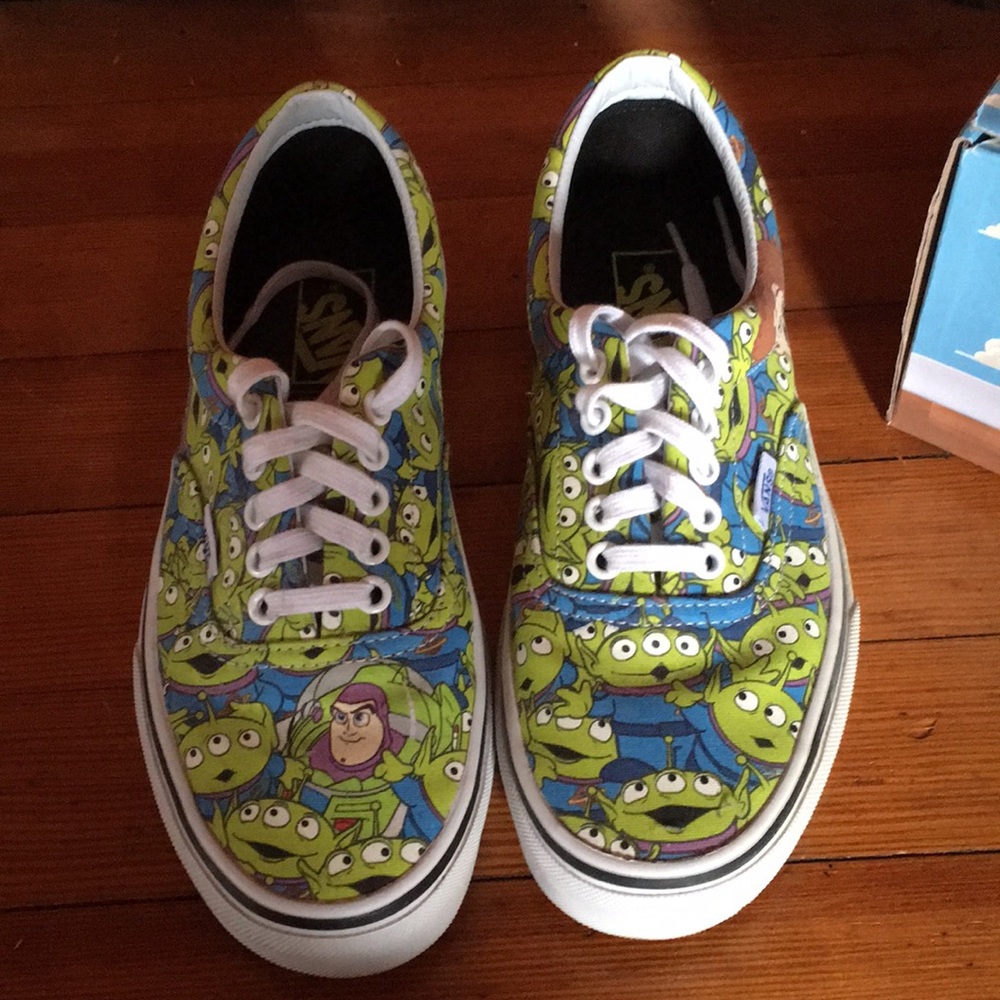 BRAND NEW Toy story alien vans exclusive